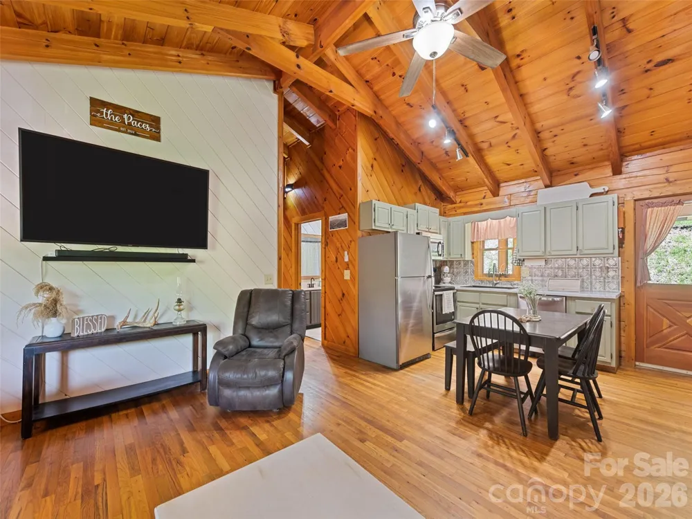 367 Robinson Road Clyde, NC 28721