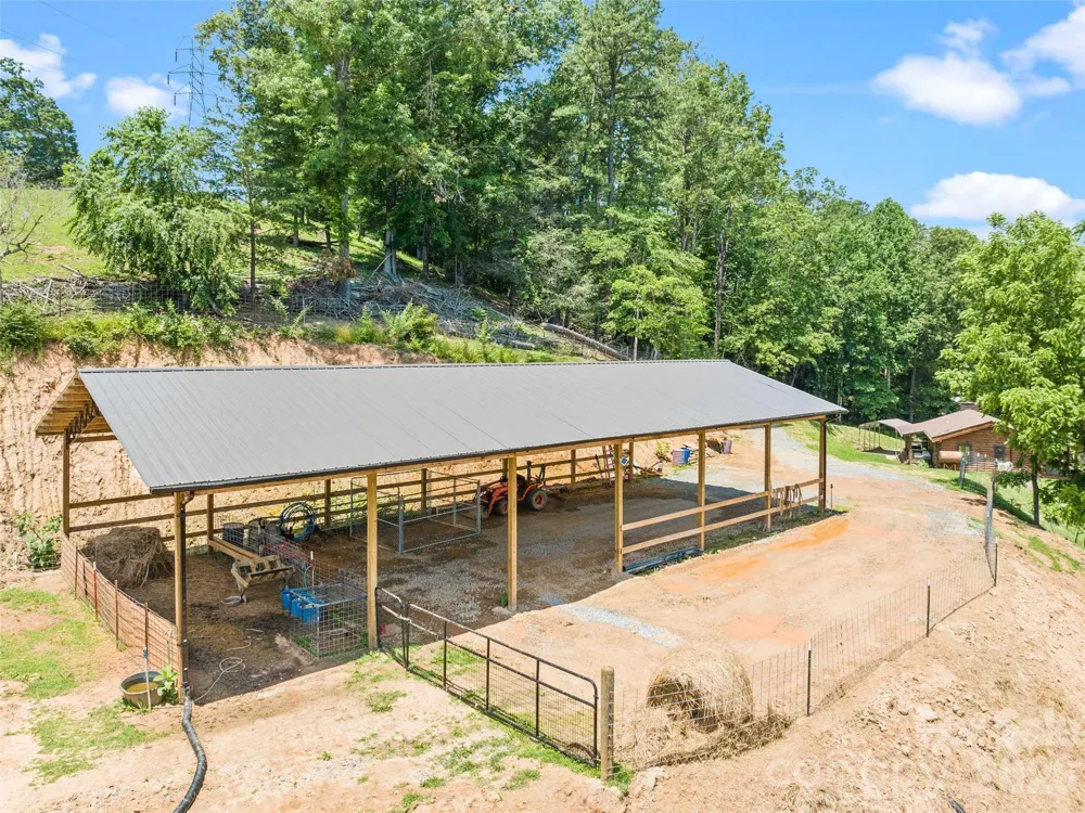 367 Robinson Road Clyde, NC 28721