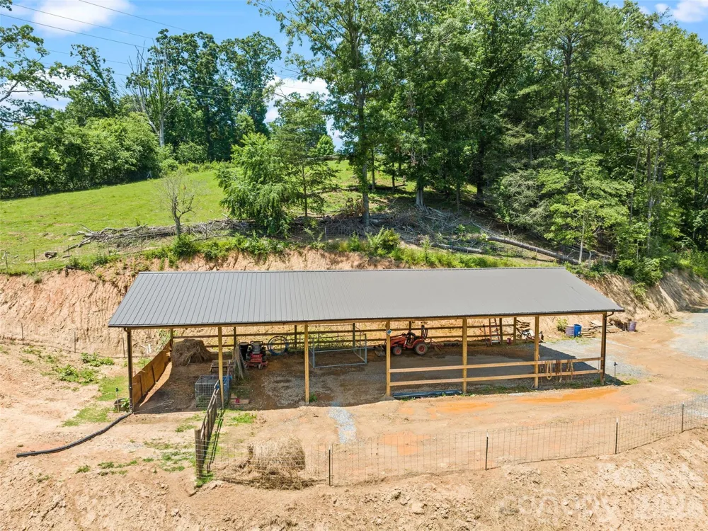 367 Robinson Road Clyde, NC 28721