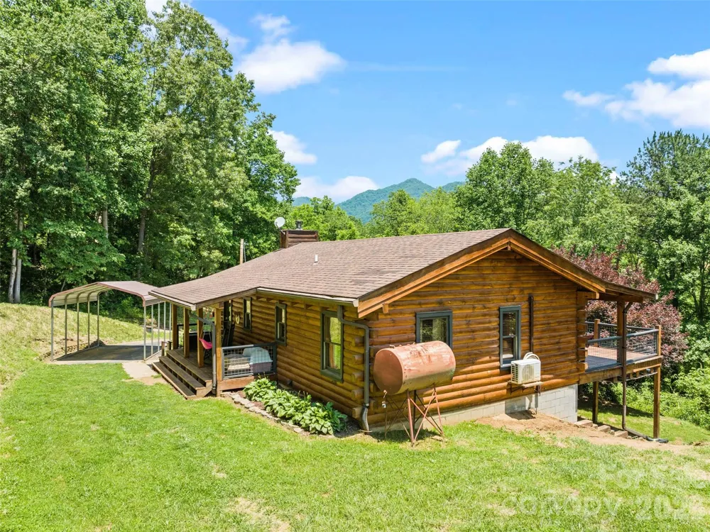 367 Robinson Road Clyde, NC 28721