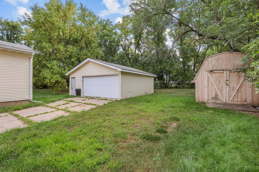 4653 Jackson Street NE Hilltop, MN 55421