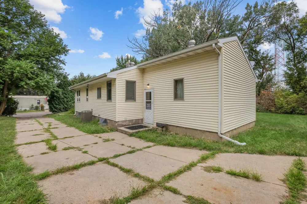 4653 Jackson Street NE Hilltop, MN 55421