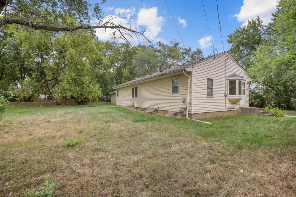 4653 Jackson Street NE Hilltop, MN 55421