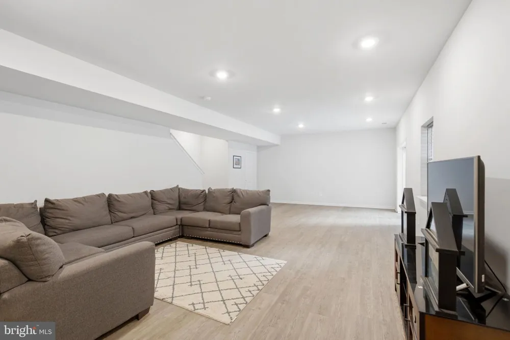 225 STARKEYS LANDING Shepherdstown, WV 25443
