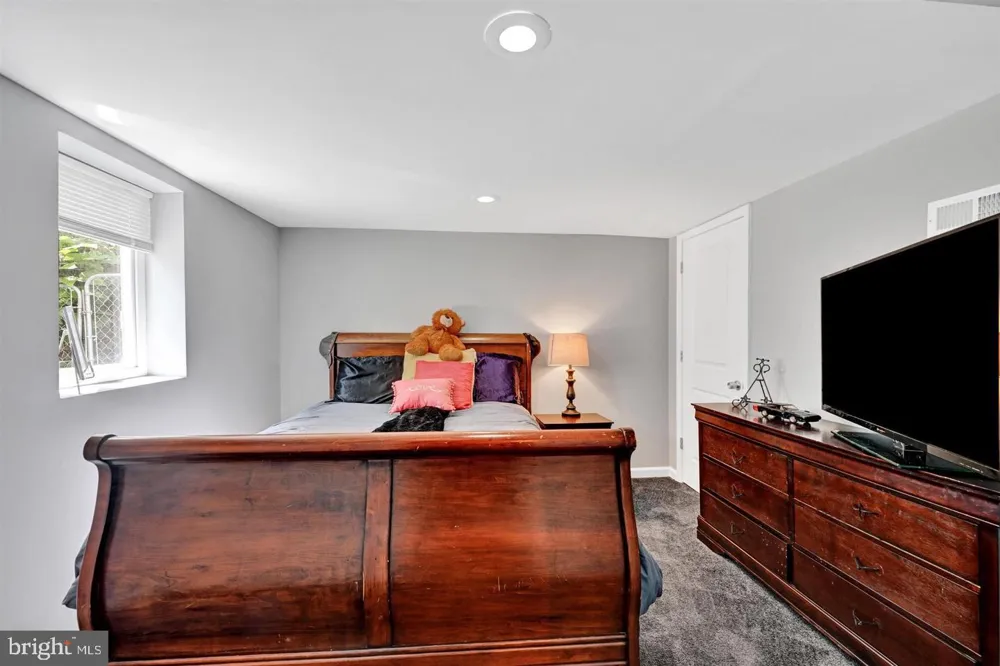 4806 HOLDER AVENUE Baltimore, MD 21214