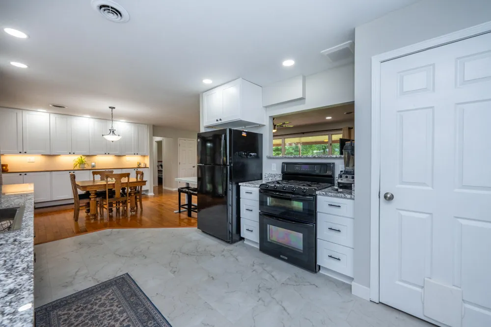 5685 Topanga Drive Coloma, MI 49038