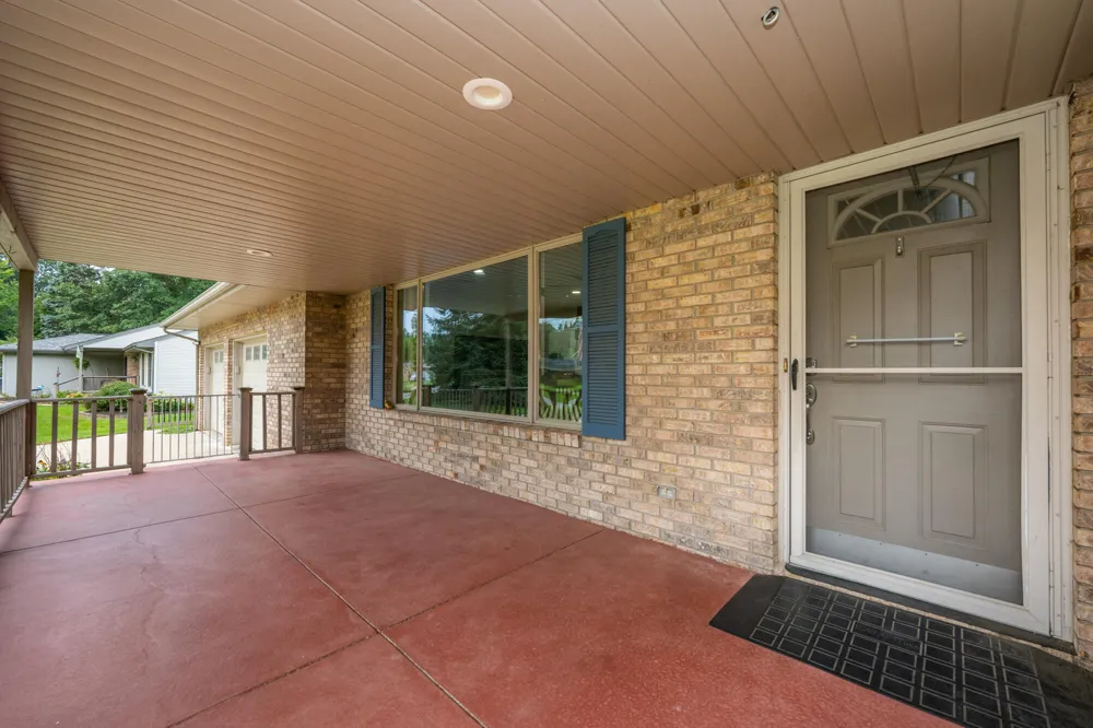 5685 Topanga Drive Coloma, MI 49038