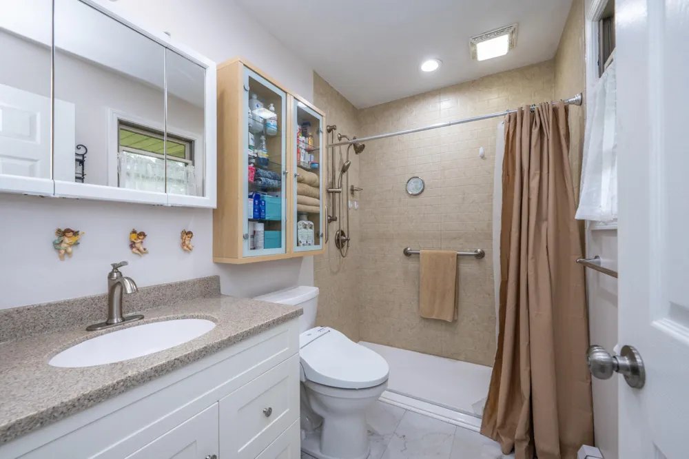 5685 Topanga Drive Coloma, MI 49038