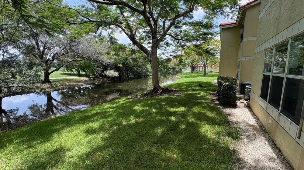 663 Vista Isles Dr #1715 Sunrise, FL 33325