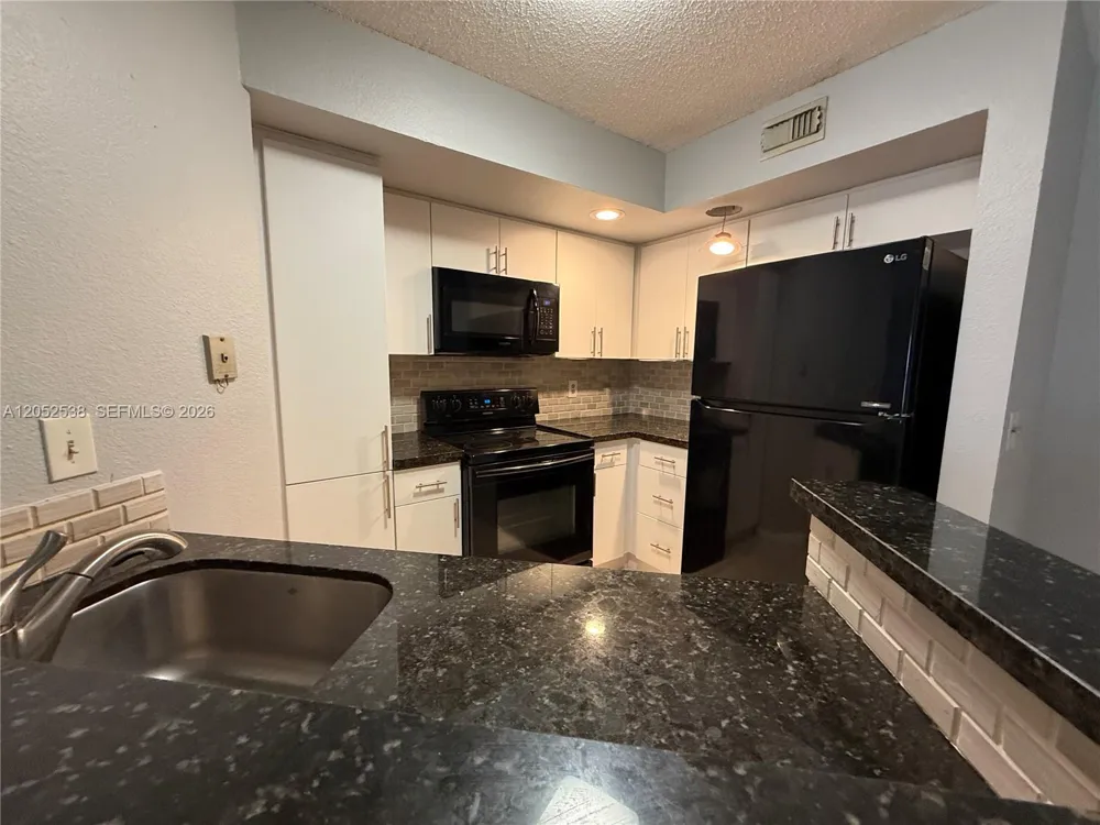 663 Vista Isles Dr #1715 Sunrise, FL 33325