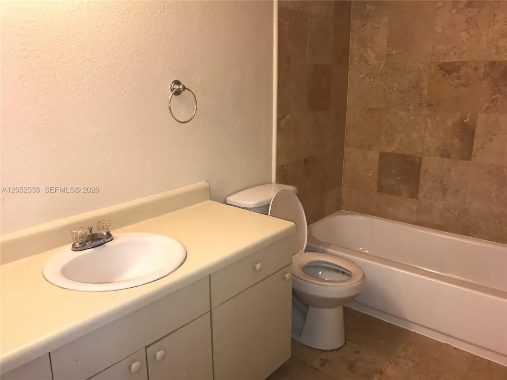 663 Vista Isles Dr #1715 Sunrise, FL 33325