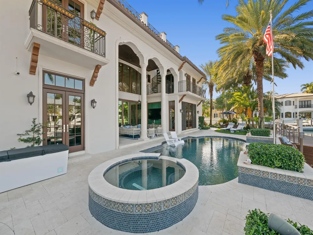 2319 NE 28TH STREET Lighthouse Point, FL 33064