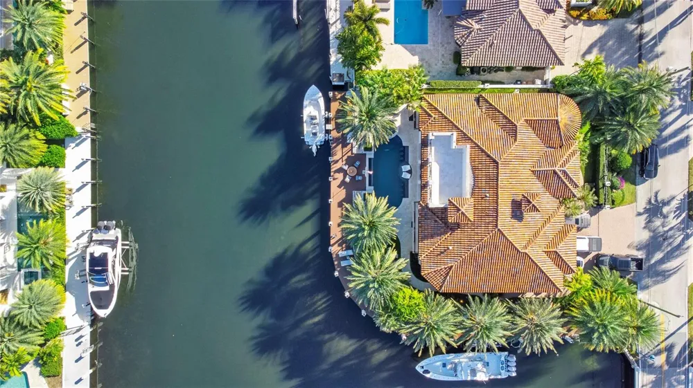 2319 NE 28TH STREET Lighthouse Point, FL 33064