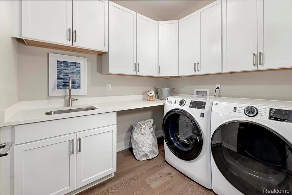 30809 E Franklin Hills Court E #8 Farmington Hills City, MI 48334