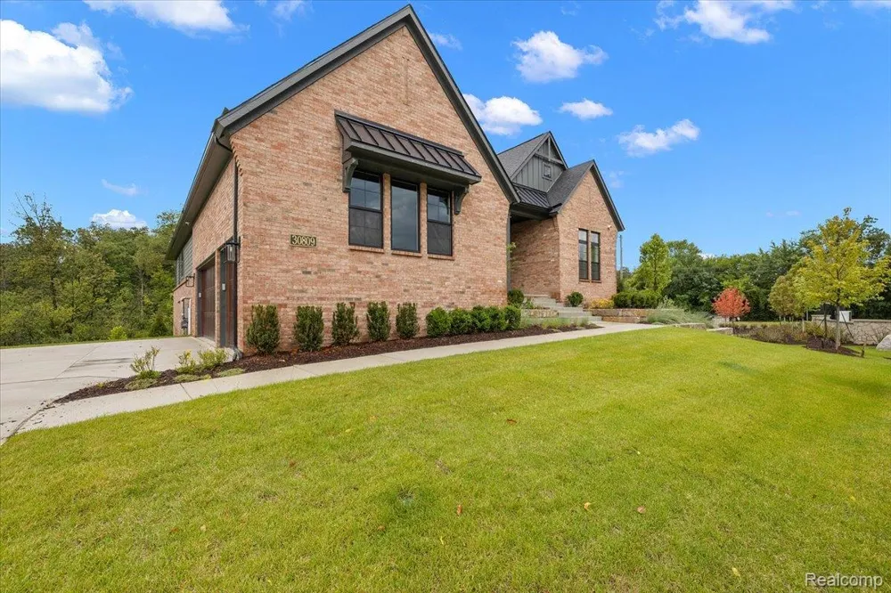 30809 E Franklin Hills Court E #8 Farmington Hills City, MI 48334