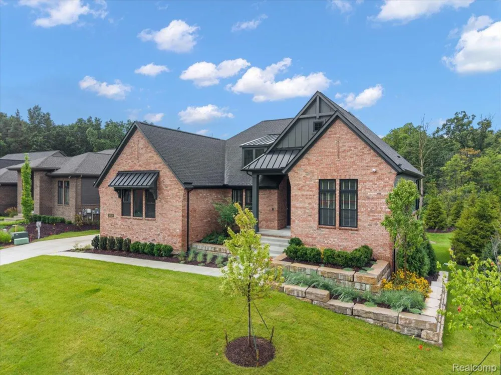30809 E Franklin Hills Court E #8 Farmington Hills City, MI 48334