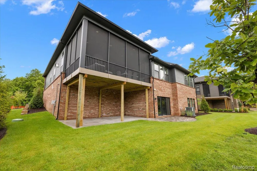30809 E Franklin Hills Court E #8 Farmington Hills City, MI 48334