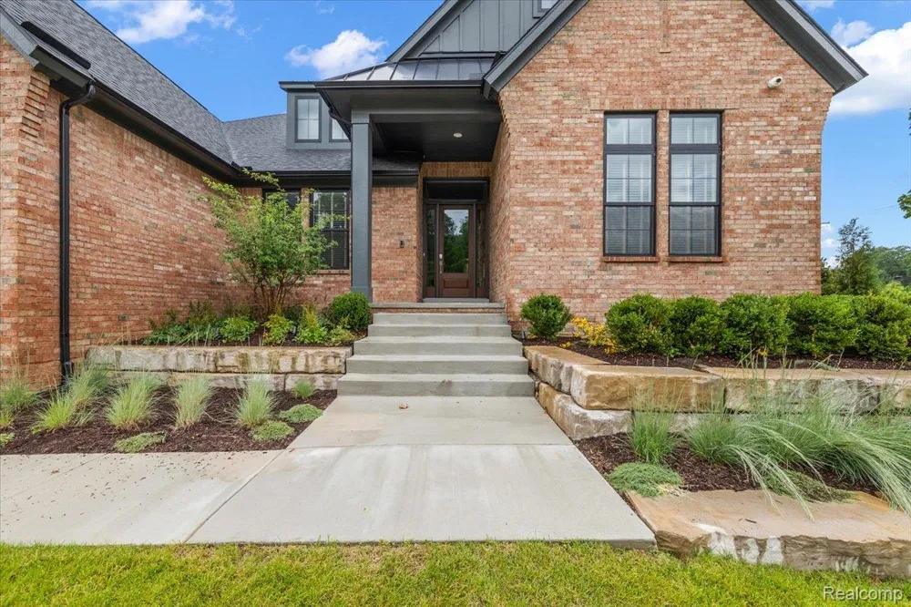 30809 E Franklin Hills Court E #8 Farmington Hills City, MI 48334