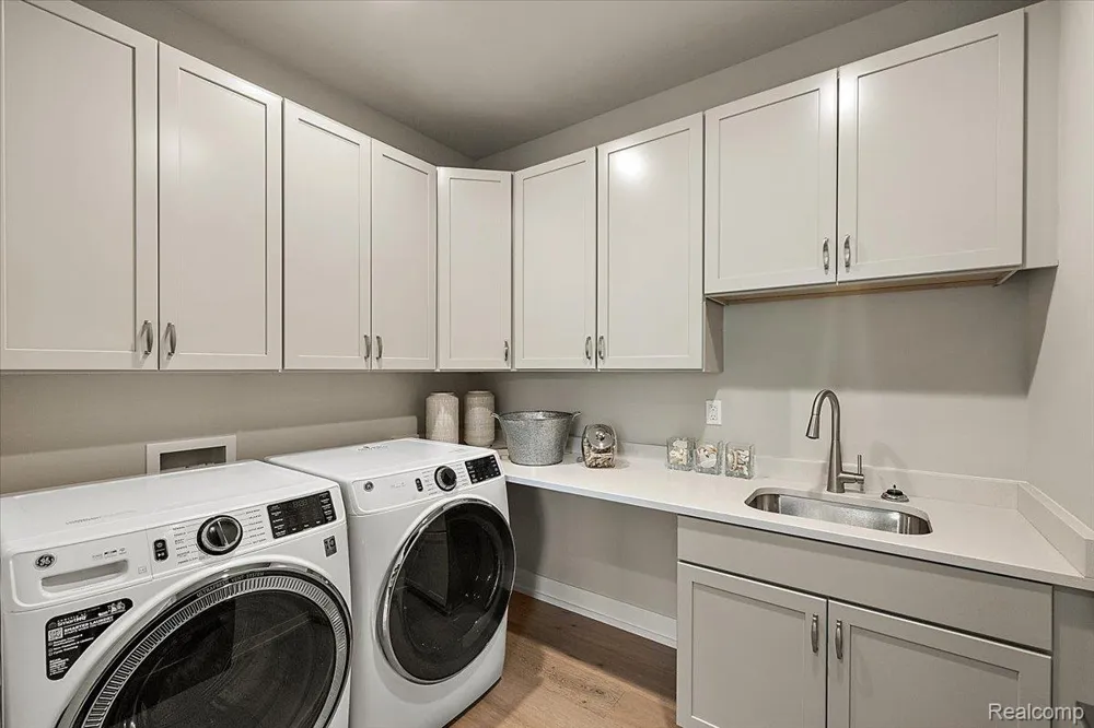 30809 E Franklin Hills Court E #8 Farmington Hills City, MI 48334