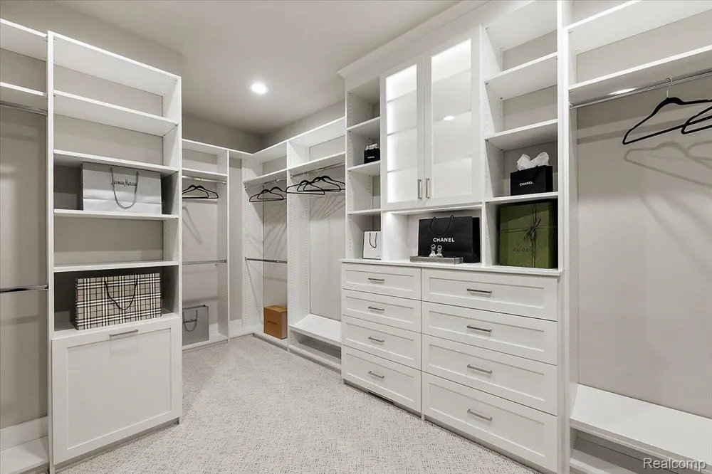 30809 E Franklin Hills Court E #8 Farmington Hills City, MI 48334