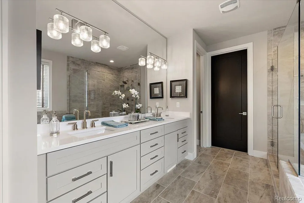 30809 E Franklin Hills Court E #8 Farmington Hills City, MI 48334