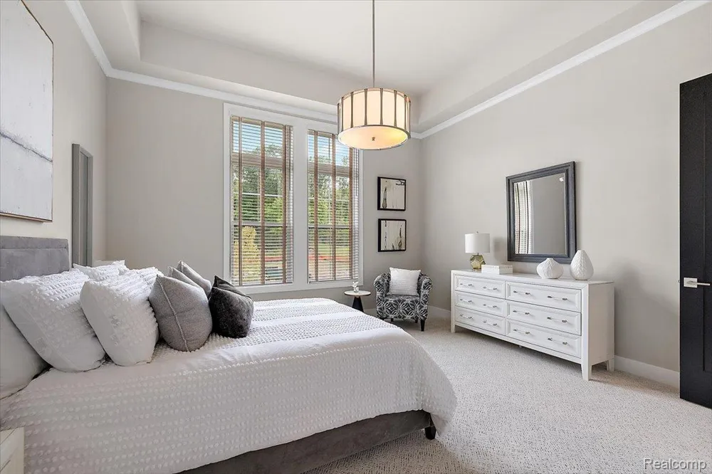 30809 E Franklin Hills Court E #8 Farmington Hills City, MI 48334