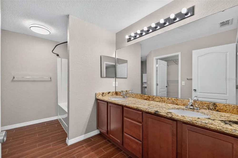 120 CAPTAIN HOOK WAY Davenport, FL 33837