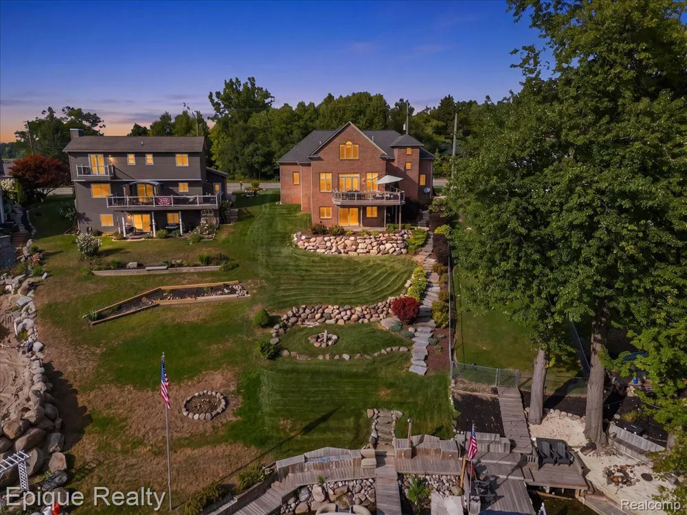 395 Indianwood Road Orion Charter Township, MI 48362