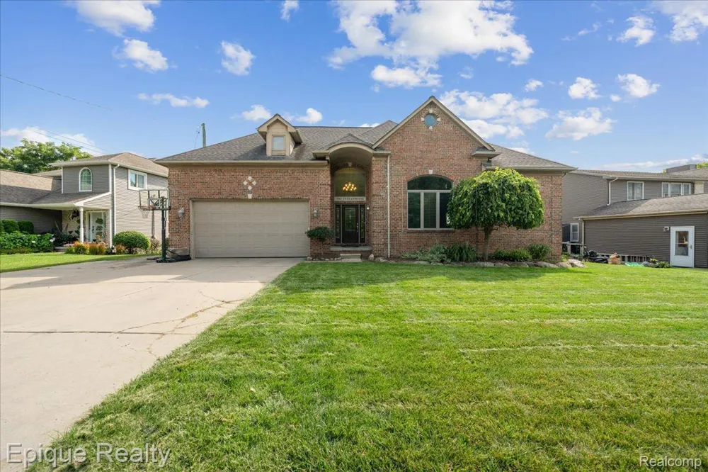 395 Indianwood Road Orion Charter Township, MI 48362