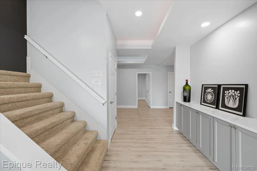 395 Indianwood Road Orion Charter Township, MI 48362
