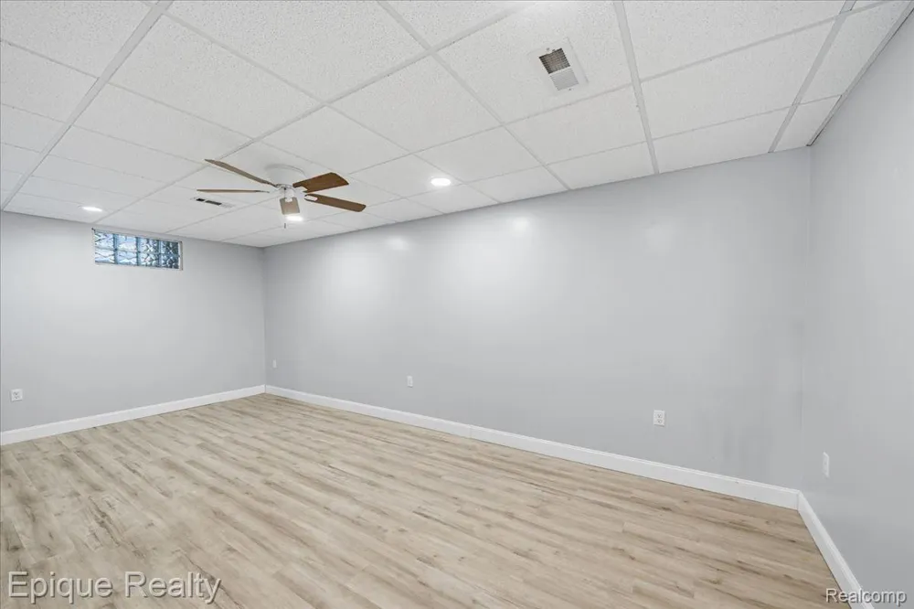 395 Indianwood Road Orion Charter Township, MI 48362