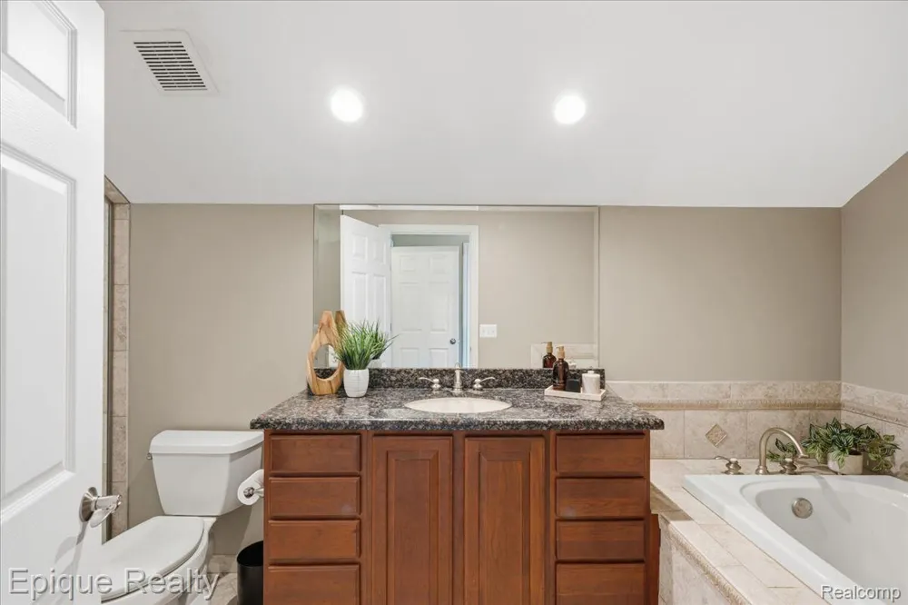 395 Indianwood Road Orion Charter Township, MI 48362