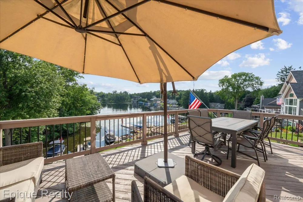 395 Indianwood Road Orion Charter Township, MI 48362
