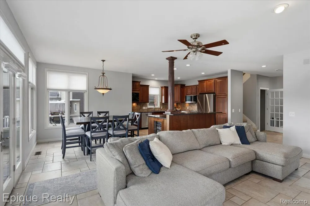 395 Indianwood Road Orion Charter Township, MI 48362