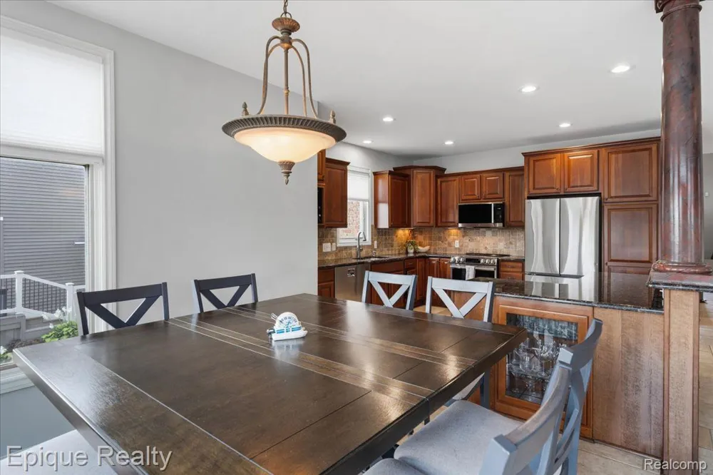 395 Indianwood Road Orion Charter Township, MI 48362