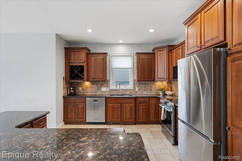 395 Indianwood Road Orion Charter Township, MI 48362