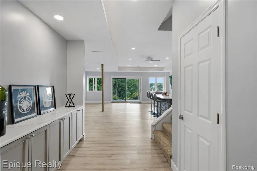 395 Indianwood Road Orion Charter Township, MI 48362
