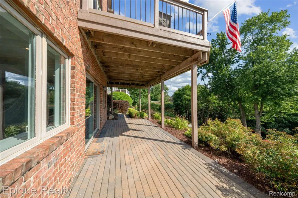 395 Indianwood Road Orion Charter Township, MI 48362