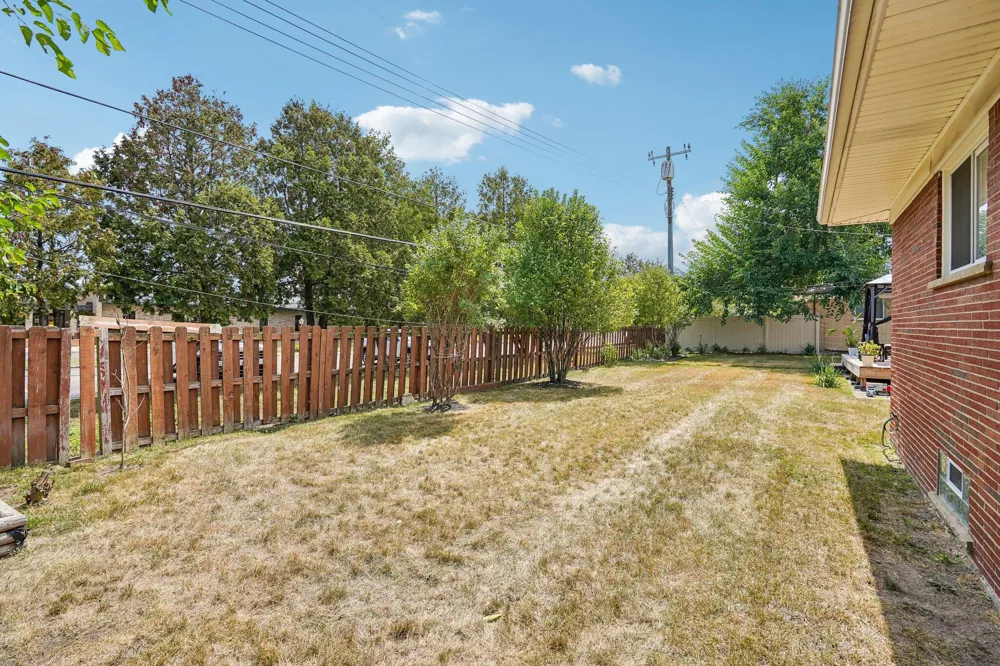 22808 Greenview Road Southfield City, MI 48075