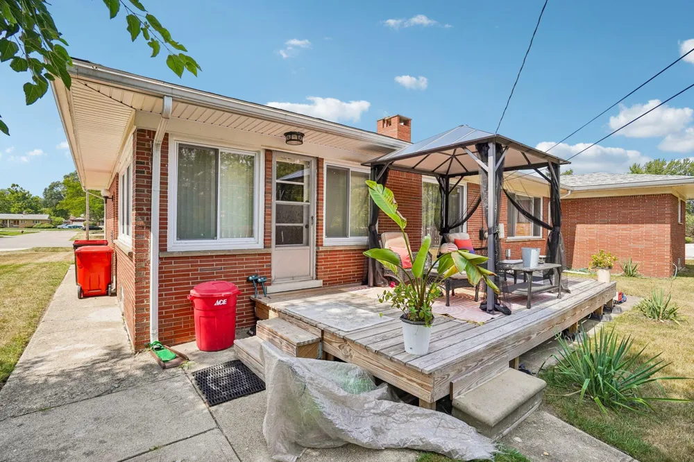 22808 Greenview Road Southfield City, MI 48075