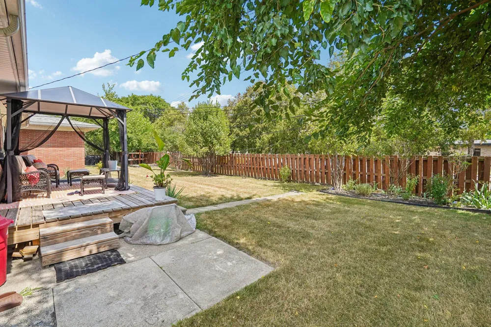 22808 Greenview Road Southfield City, MI 48075