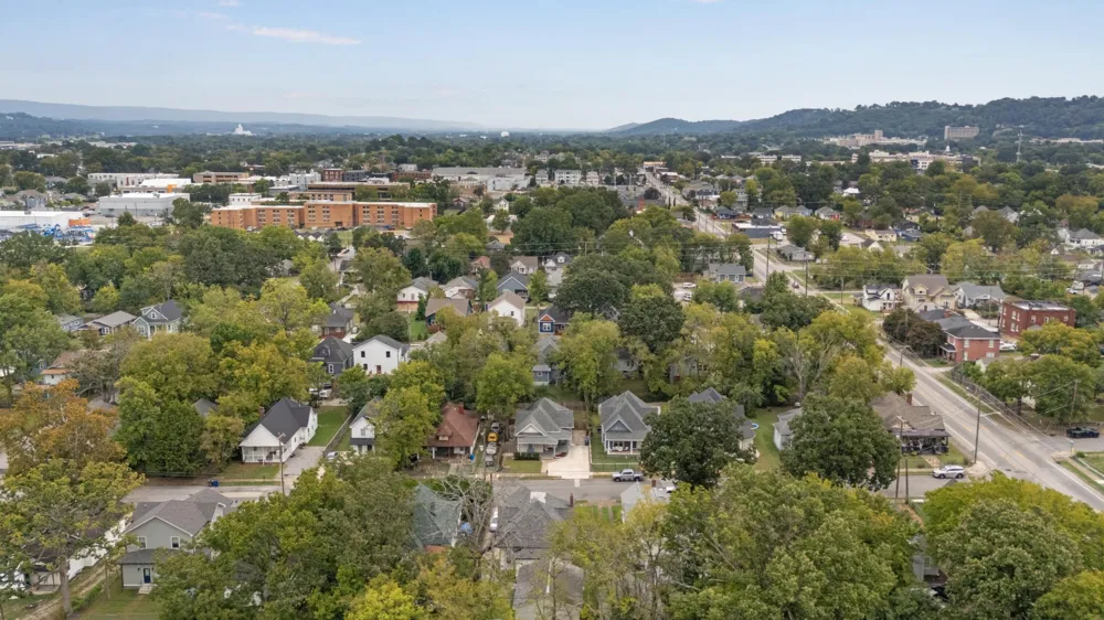 2011 E 13th Street Chattanooga, TN 37404