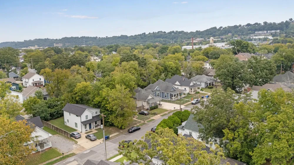 2011 E 13th Street Chattanooga, TN 37404