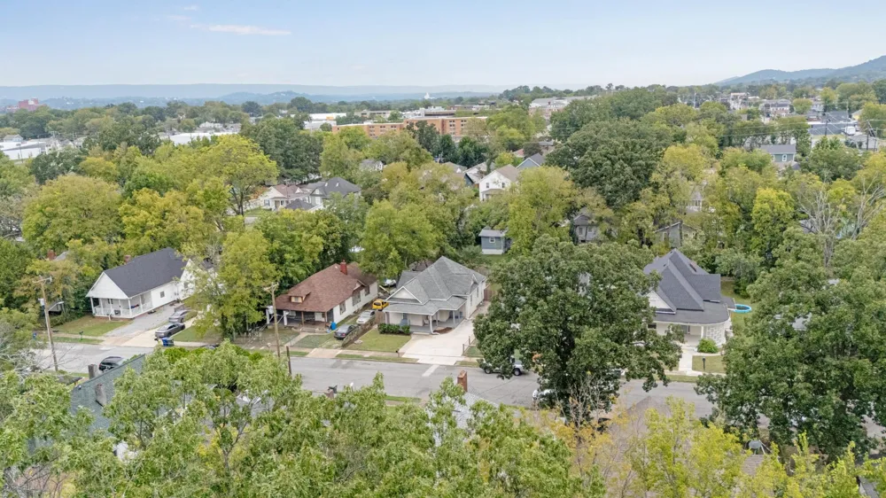 2011 E 13th Street Chattanooga, TN 37404