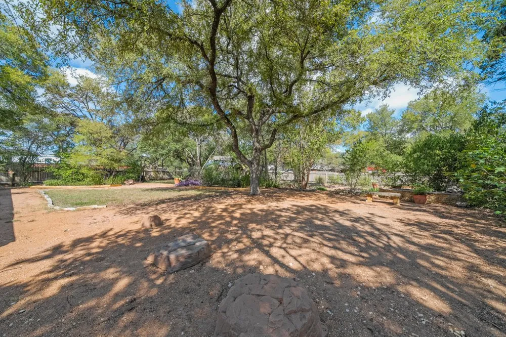 15 Las Flores Drive Wimberley, TX 78676