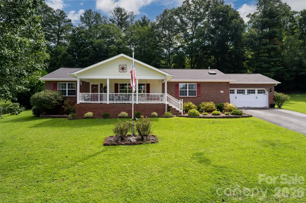 40 Meadow Drive Horse Shoe, NC 28742
