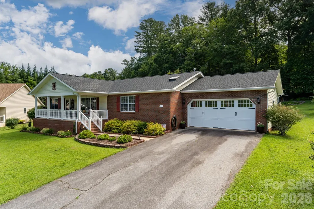 40 Meadow Drive Horse Shoe, NC 28742