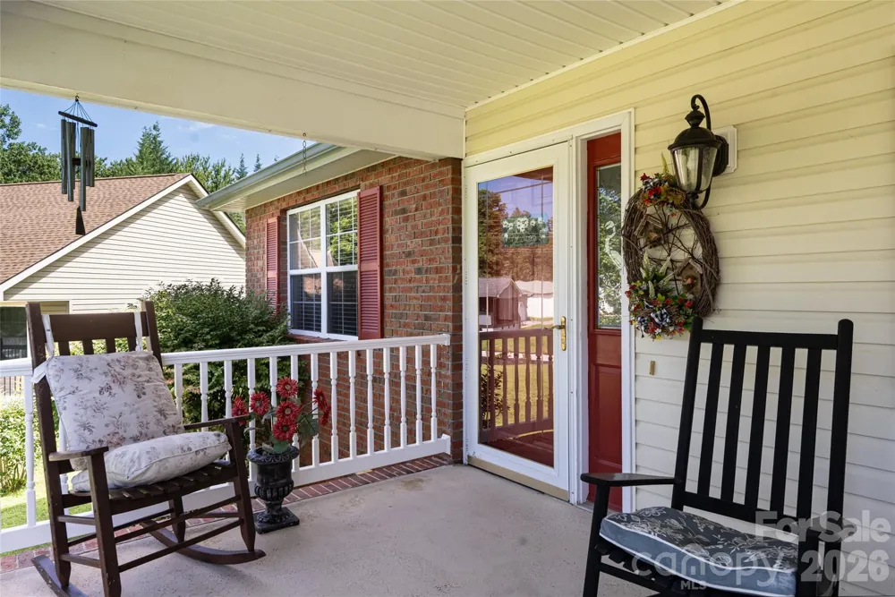 40 Meadow Drive Horse Shoe, NC 28742