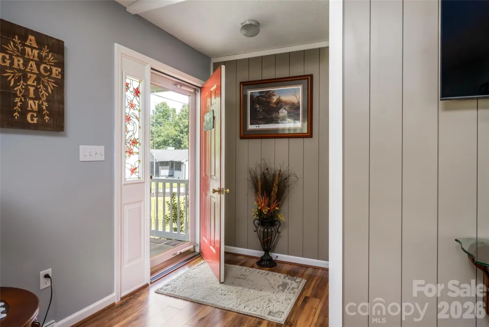 40 Meadow Drive Horse Shoe, NC 28742