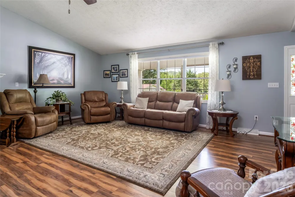 40 Meadow Drive Horse Shoe, NC 28742